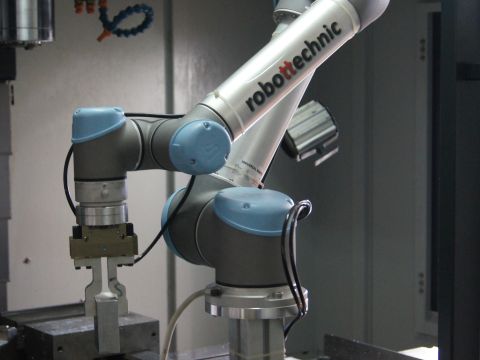 Robottechnic CNC Besleme